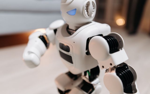 Weave Isaac 1: ratastel kodurobot, mis voldib pesu — 7999 dollarit